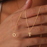 Therese Initial Halsband i Guld
