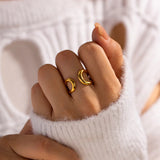 Jackie Twist Ring i Guld