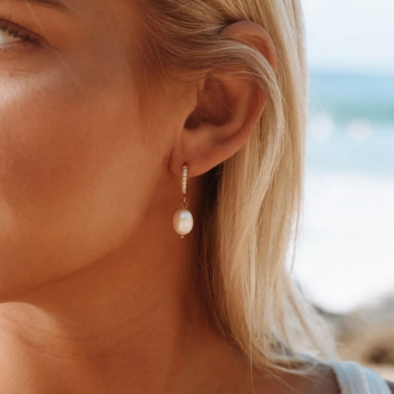 Élise Baroque Pearl Earrings